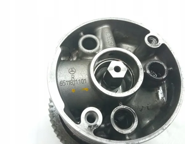 Mercedes öljypumppu OEM 6511811101 C-luokka W204 image 7