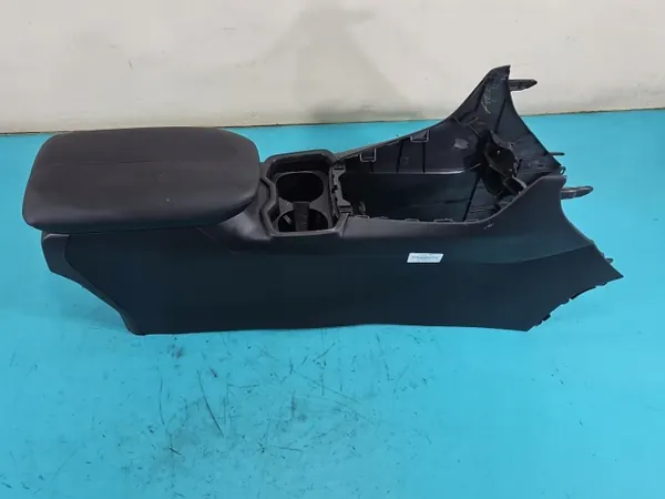Accoudoir tunnel OEM 58810-42010 pour Toyota RAV4 2018-2022 image 2