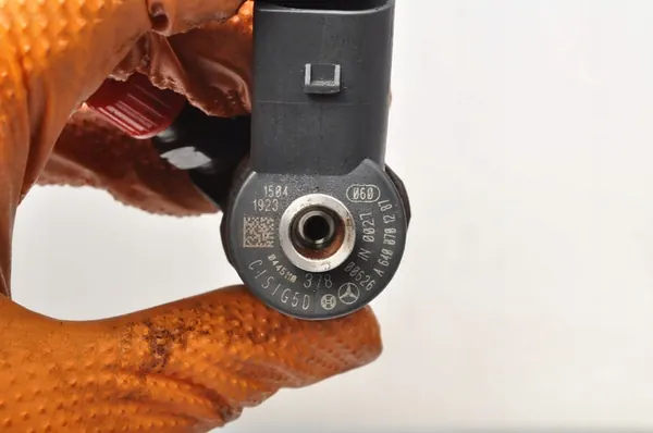 INJEKTOR MERCEDES W169 W245 2.0 CDI A6400701287 image 4