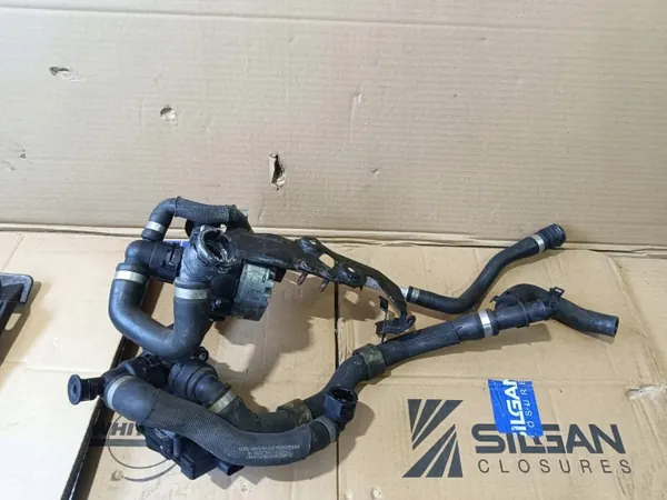 Waterpomp OEM 423423423214342313222 - Gebruikt Porsche OE image 2