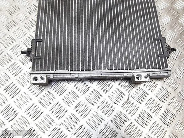 2008 Peugeot 308 Radiateur 1600 Benzine OEM 9682531580 image 2