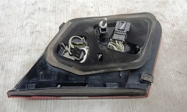 Rechter kofferlamp MERCEDES-BENZ E (W212) A2128200864 image 2