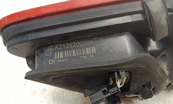 Rechter kofferlamp MERCEDES-BENZ E (W212) A2128200864 image 3
