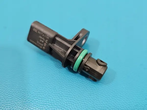 Nokka-akselin asentoanturi OEM 05E907601H Skoda Octavia image 2