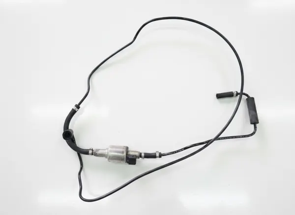 Pompe doseuse Webasto VW T5 OEM 9012868C image 2
