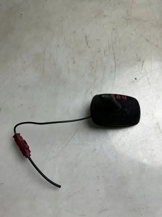 OEM 1K0035507 GPS-antenni Volkswagen Golf VI:lle image 2