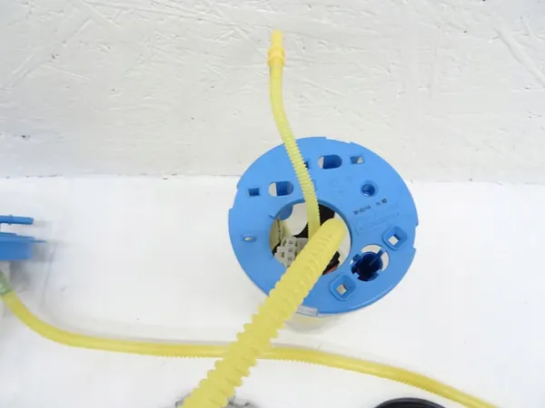 Brandstofpomp Touareg 7P 3.6 TSI 7P0919679C image 3