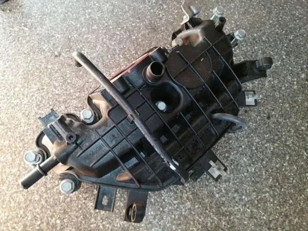 Colector de admisión OEM 55569381 para Opel Cascada 1.6L image 2