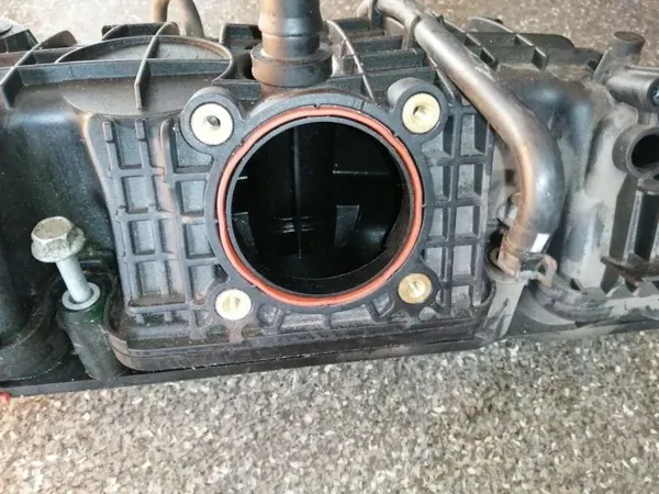 Colector de admisión OEM 55569381 para Opel Cascada 1.6L image 4