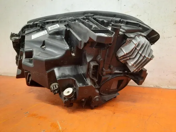 MERCEDES GLA X 156 Rechter Koplamp A1569067000 image 9