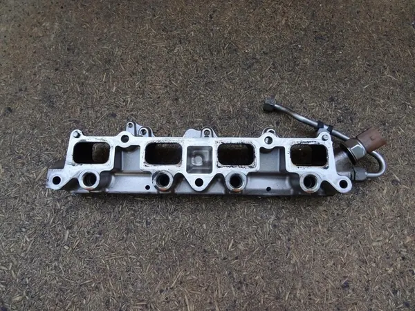 AUDI A3 8P GOLF VI SCIROCCO 1.4 TSI Rampe d'injection Capteur 03C906051H image 3