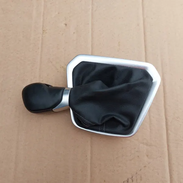 Renault Trafic IV Manchon Levier Vitesse OEM 350384162 image 3