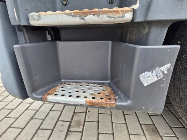 Marchepied inférieur gauche MAN TGX Euro 6 image 1