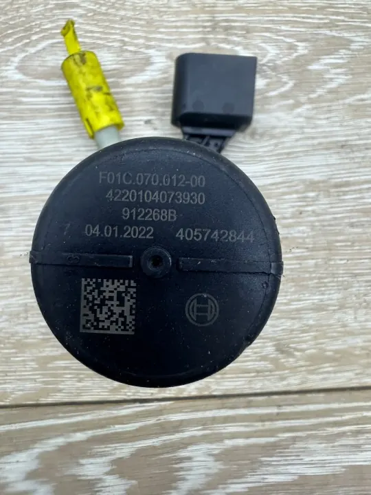Pompe AdBlue Bosch F01C.070.013 - État d'occasion image 4