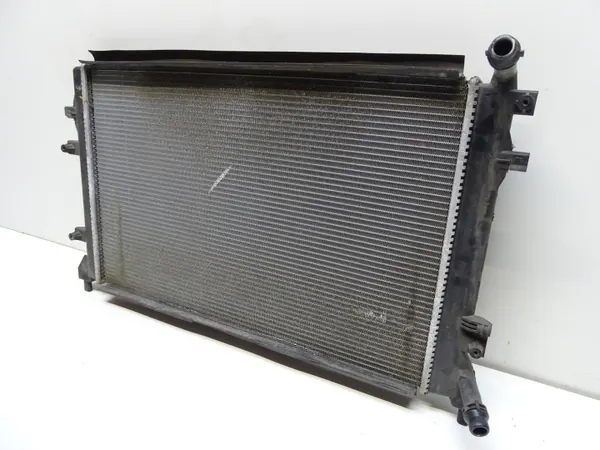 Radiateur d'eau OEM 1K0121251CM pour VW Golf VI image 3