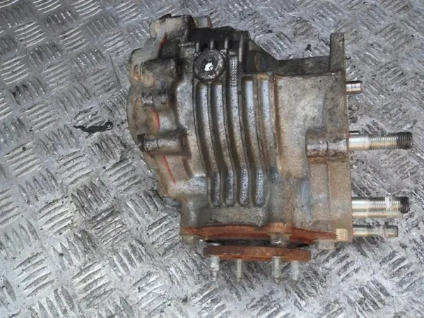 Siirtolaatikko OEM W82.1Y029 Toyota RAV4 III:lle image 2