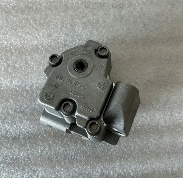 Bomba de aceite usada OEM 03G115105C VW Audi 2.0 TDI image 2