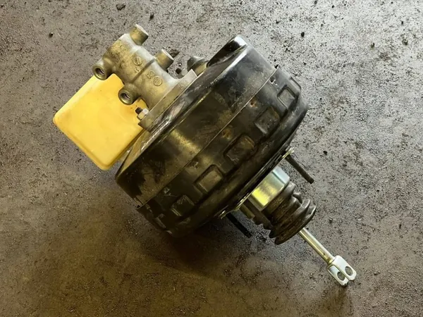 Servofrein Jaguar XK XKR 2007 OEM 6W832B195AD image 3