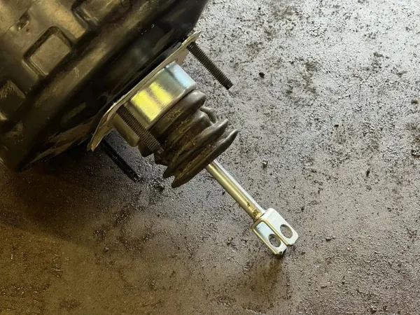 Servofrein Jaguar XK XKR 2007 OEM 6W832B195AD image 4