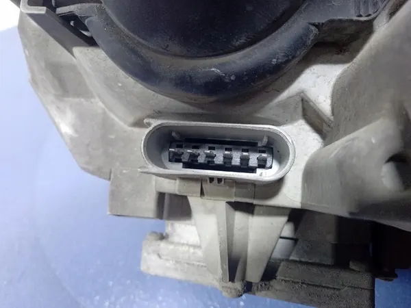 MERCEDES C W203 Rechter Koplamp Xenon A2038201261 image 6