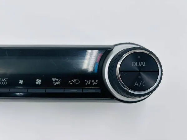 Klimapanel OEM OYT27197 für RAV4 image 9