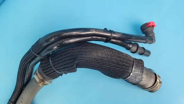 Tubo de enchimento combustível Opel Insignia B GSi OEM 84828557 image 10