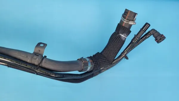 Tubo de enchimento combustível Opel Insignia B GSi OEM 84828557 image 3