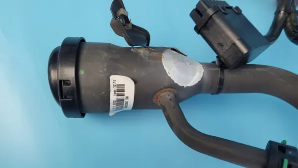 Tubo de enchimento combustível Opel Insignia B GSi OEM 84828557 image 6