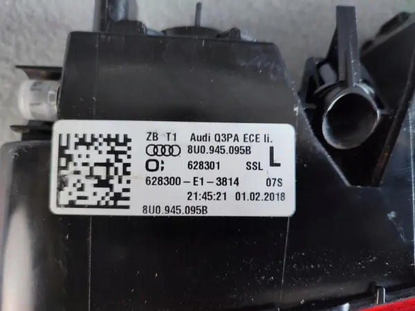 AUDI Q3 8U0 Lámpara Trasera Izquierda 8U0945095B image 5