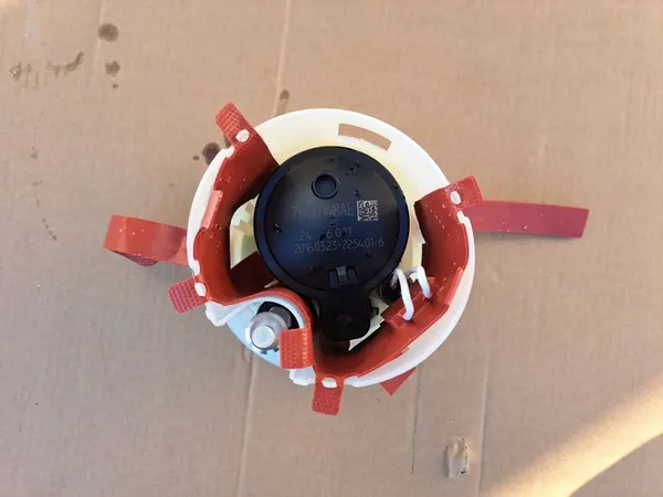 AUDI A6 C7 4G SEDAN LIFT 2.0 TDI ADBLUE PUMP OEM 4077801AE image 2