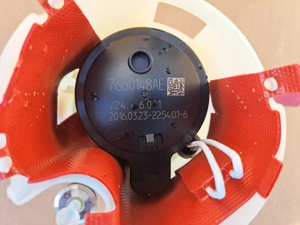 AUDI A6 C7 4G SEDAN LIFT 2.0 TDI ADBLUE PUMP OEM 4077801AE image 4