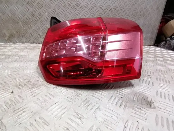 Lámpara trasera derecha Citroen C5 III X7 Sedan 9681063680 image 4