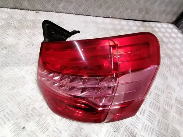 Lámpara trasera derecha Citroen C5 III X7 Sedan 9681063680 image 5
