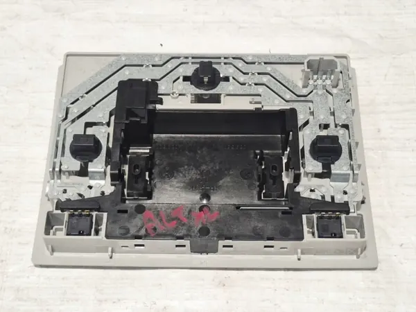 OEM 5P0947105C Etuohjaamon Valo SEAT Altea XL:lle image 6