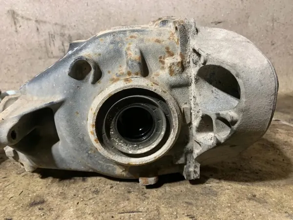 BMW 3 (F30, F80) Bakre differential 7589493 image 5