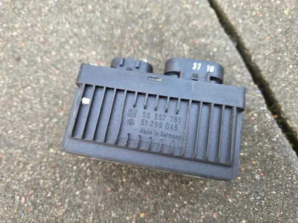 OPEL ASTRA IV J Sytytystulpparele 55557761 image 4