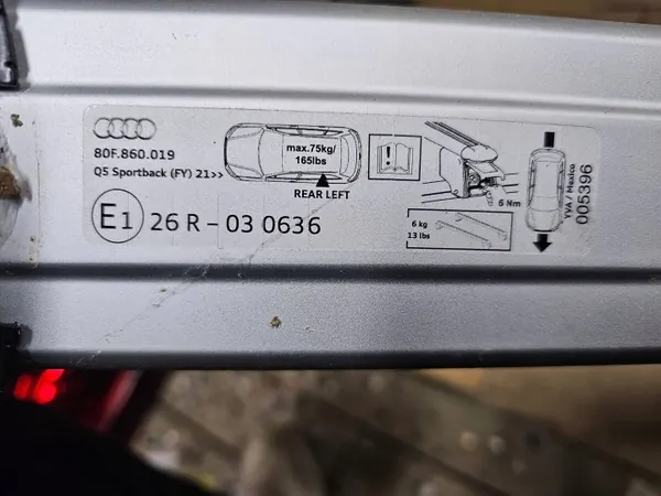 Audi Q5 Sportback dakdragers OEM 80F860019 image 3