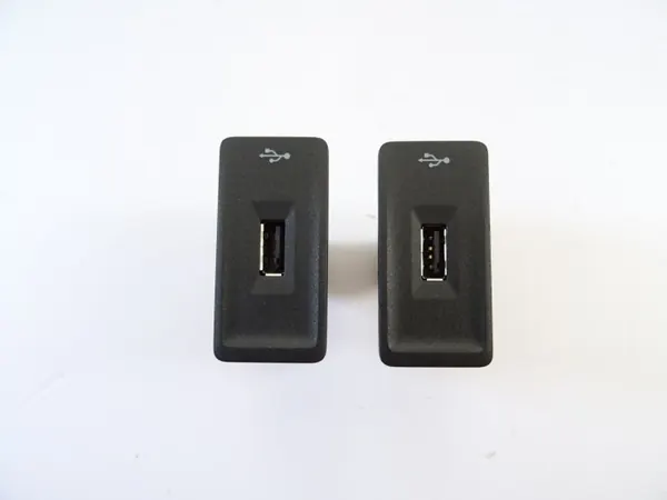 USB-portti VW Golf VII Polo 5G0035222J image 2