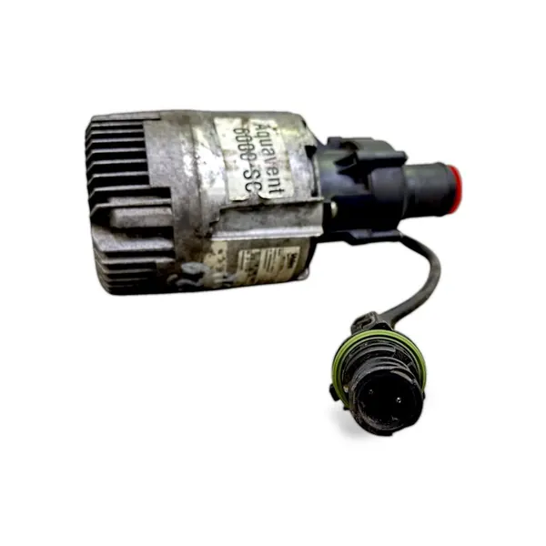 70347596 Bomba de refrigerante Volvo - Usada image 3