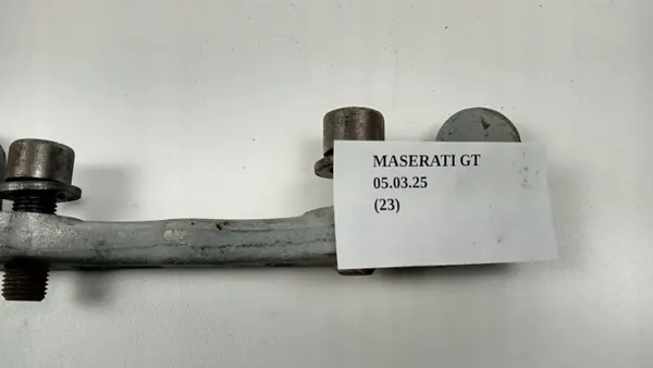 Soporte pinza freno delantero Maserati OEM 20974717 image 8