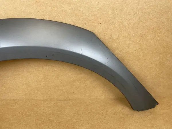 OEM 8K9853818A Baguette Pare-Boue Droit Arrière Audi A4 B8 image 3