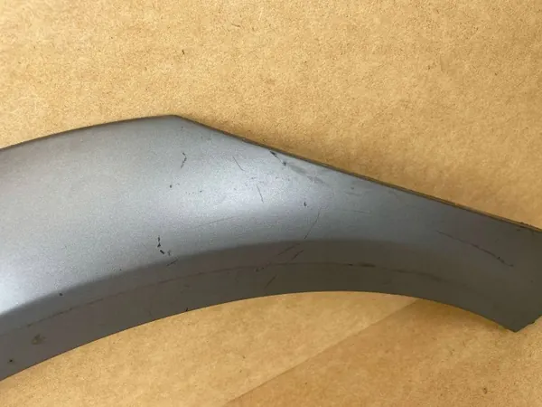 OEM 8K9853818A Baguette Pare-Boue Droit Arrière Audi A4 B8 image 4