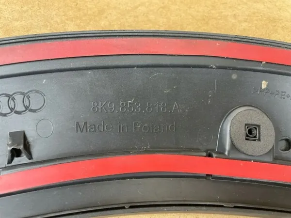 OEM 8K9853818A Baguette Pare-Boue Droit Arrière Audi A4 B8 image 9