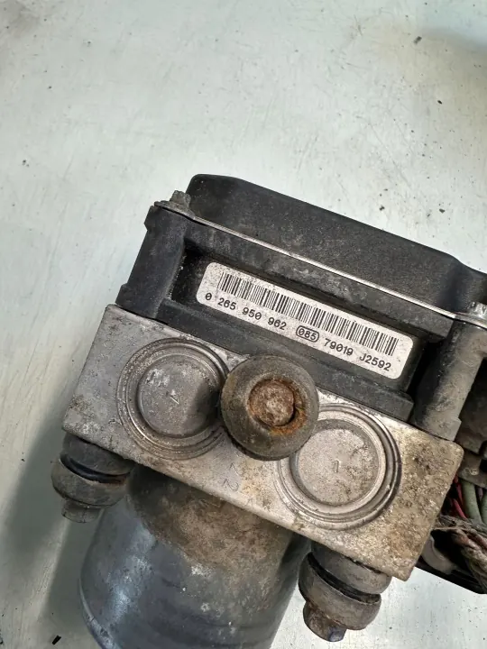 Pompe ABS Citroen OEM 0265950962 - Occasion image 3