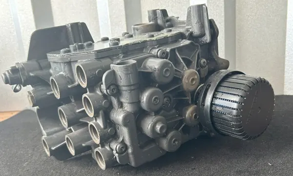 Soupape déshydrateur Mercedes Actros MP4 OEM A0014465464 image 3