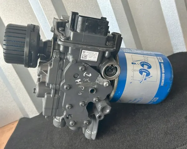 Soupape déshydrateur Mercedes Actros MP4 OEM A0014465464 image 5