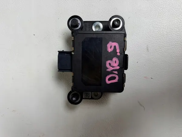 VW AUDI 5Q Radar Distronic ACC OEM 5QA907561E image 2