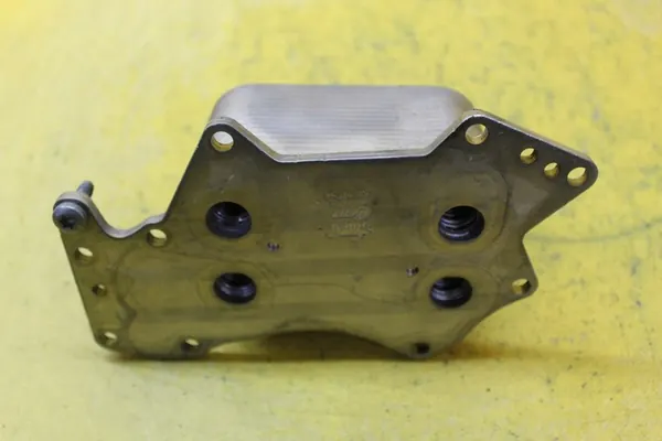 Öljynjäähdytin Audi Q7 3.0TDI CAS 059117021K image 3