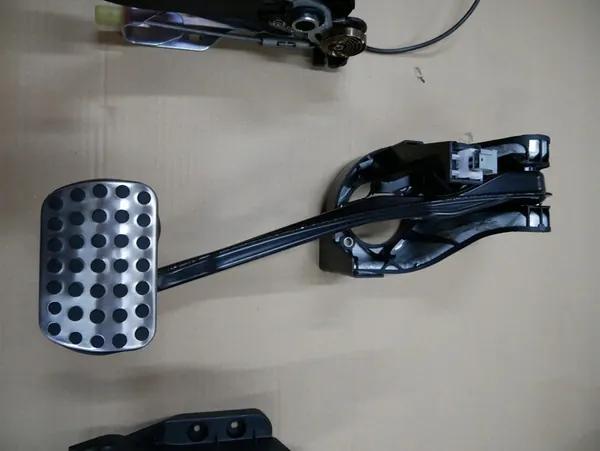 PEDALSET MERCEDES W204 COUPE C204 image 3