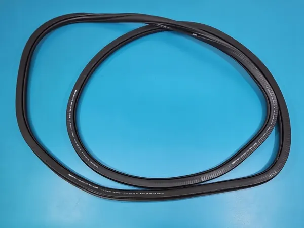 OEM 5NA867912B Etuovi oikea tiiviste VW Tiguan II image 3